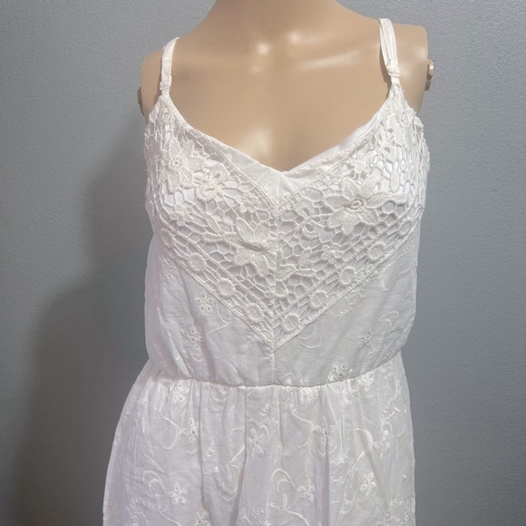 Crystal Doll eyelit crotchet dress size medium - Picture 4 of 8